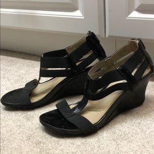 Kenneth Cole reaction Sandal wedged shoe